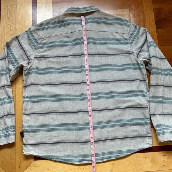 Patagonia Fjord flannel long sleeve button up organic cotton lightweight shirt - Picture 7 of 9